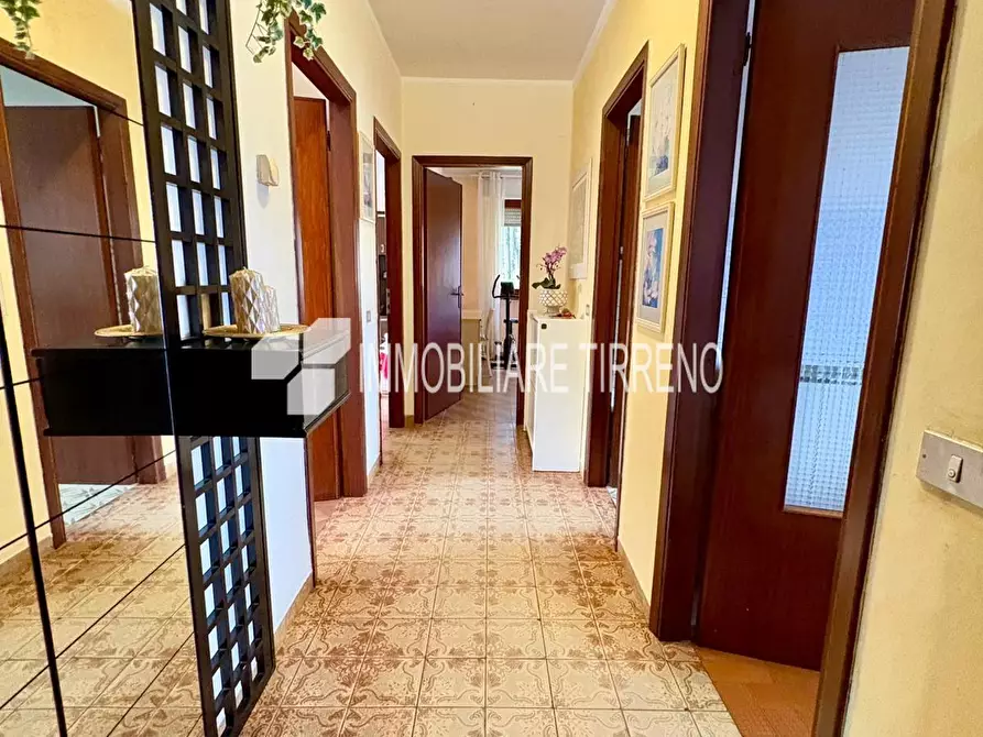 Immagine 5 di Appartamento in vendita  a Massa