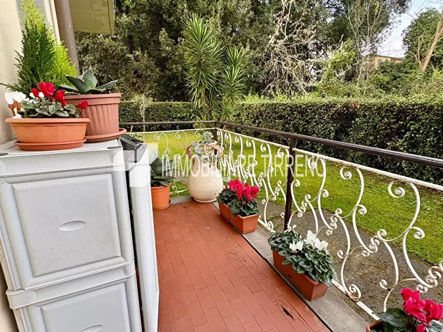 Immagine 16 di Appartamento in vendita  a Massa