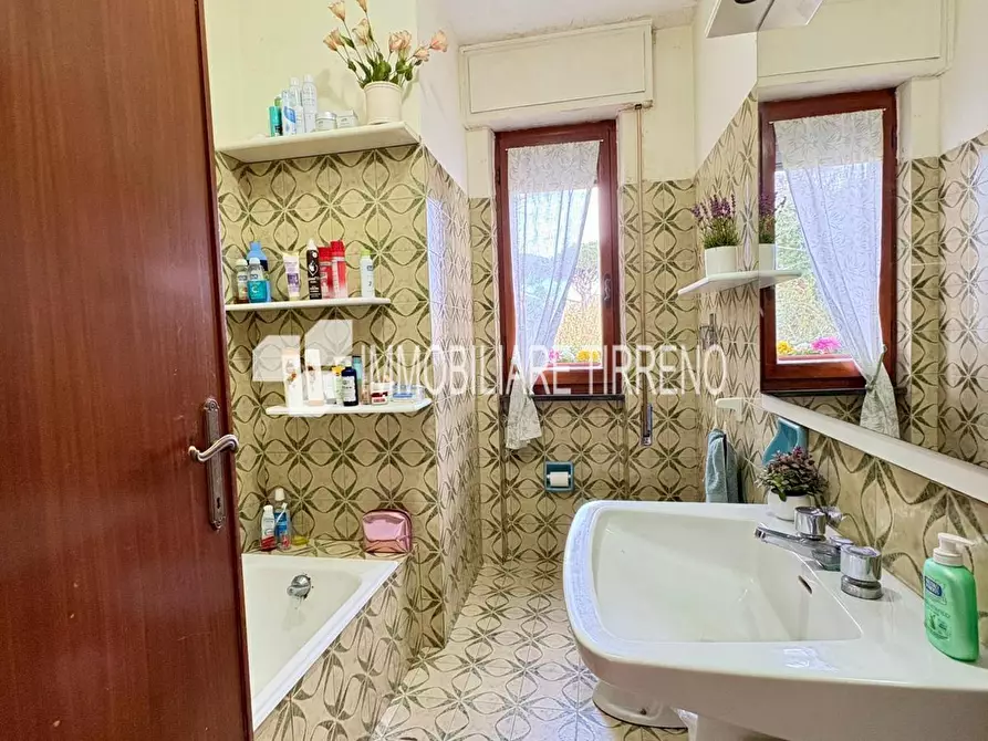 Immagine 14 di Appartamento in vendita  a Massa