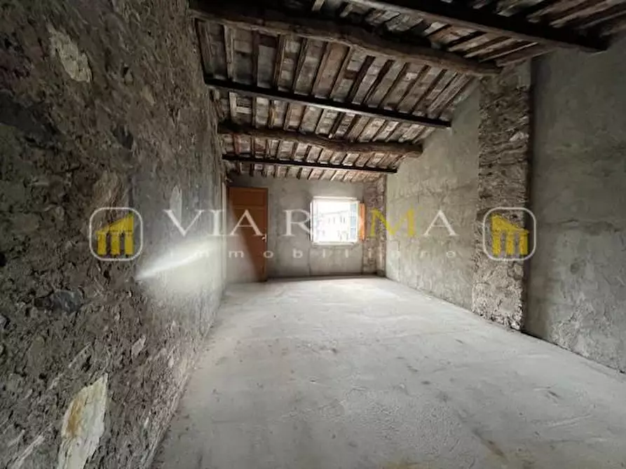 Immagine 19 di Casa indipendente in vendita  a Lucca