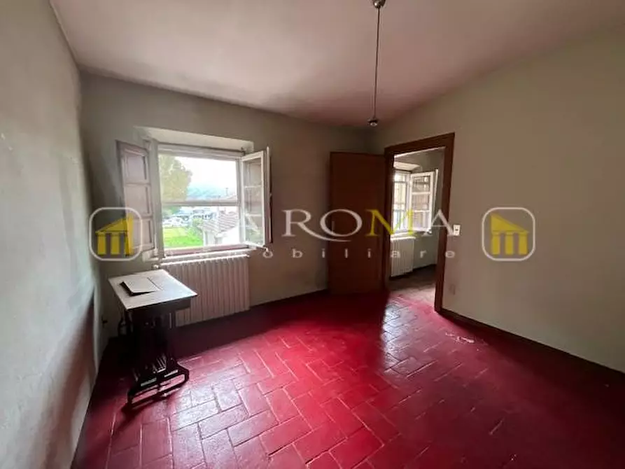 Immagine 16 di Casa indipendente in vendita  a Lucca