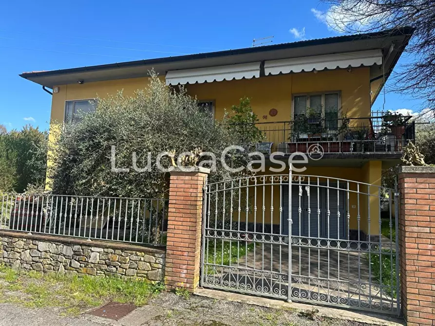 Immagine 28 di Appartamento in affitto  a Capannori