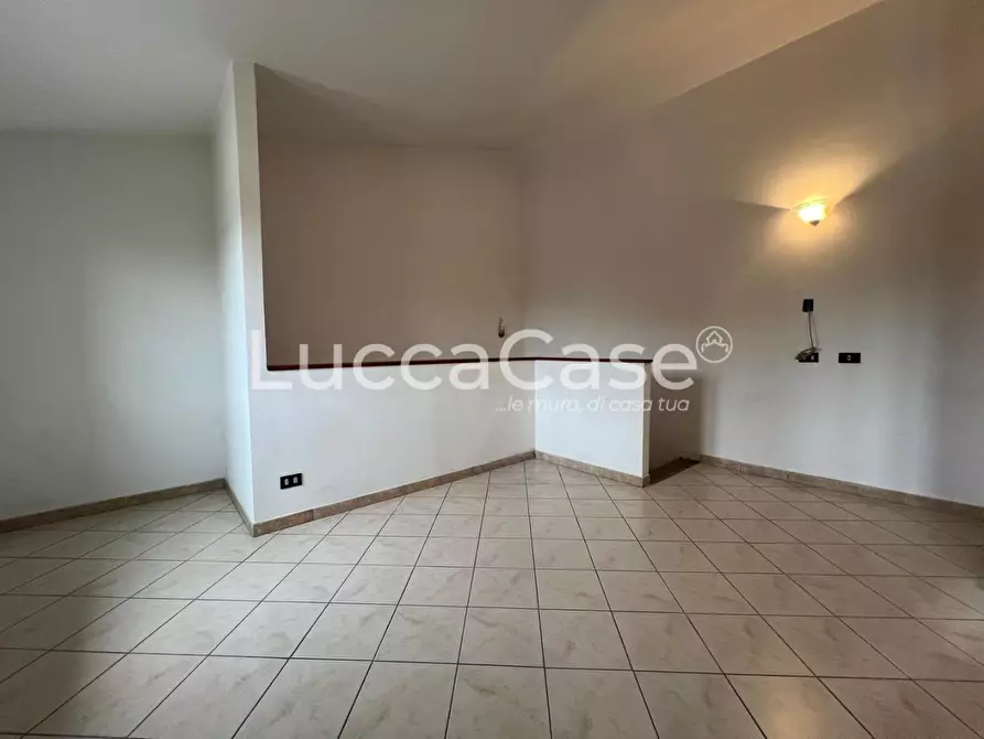 Immagine 10 di Appartamento in vendita  a Capannori