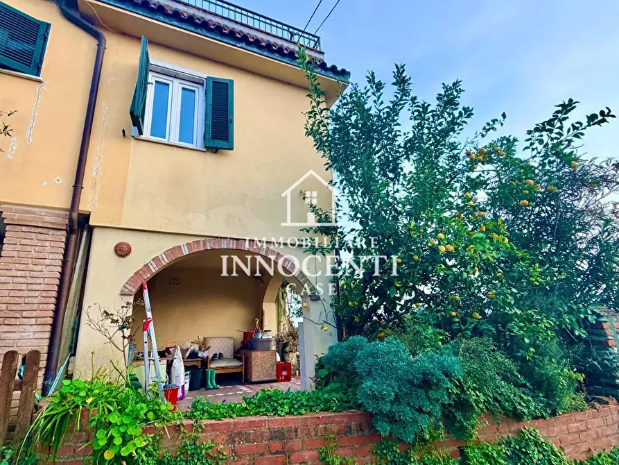 Immagine 30 di Appartamento in vendita  a Massa