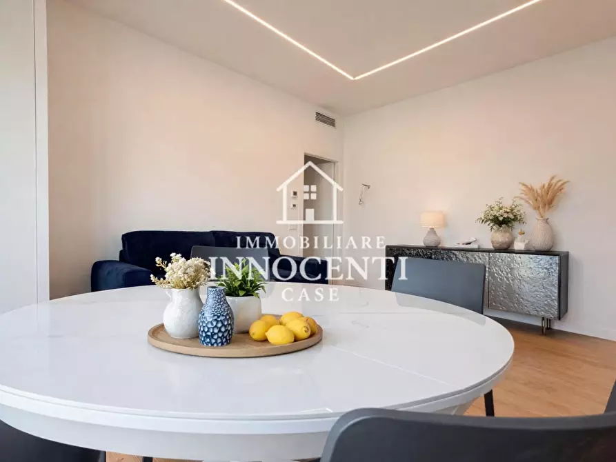 Immagine 2 di Appartamento in vendita  a Massa