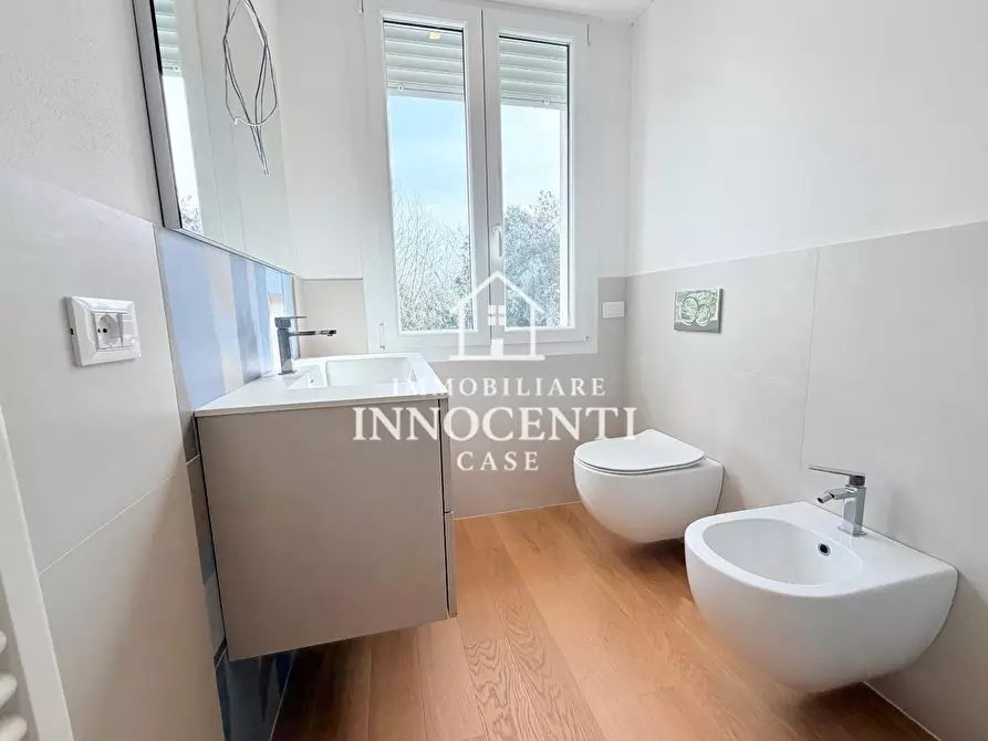 Immagine 11 di Appartamento in vendita  a Massa