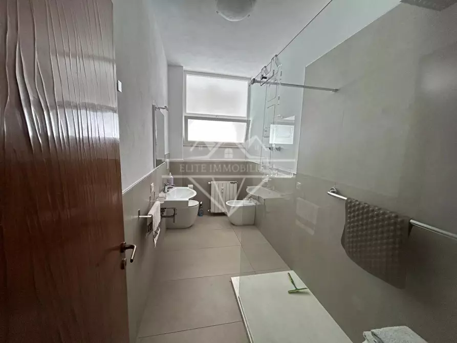 Immagine 9 di Appartamento in vendita  a Massa