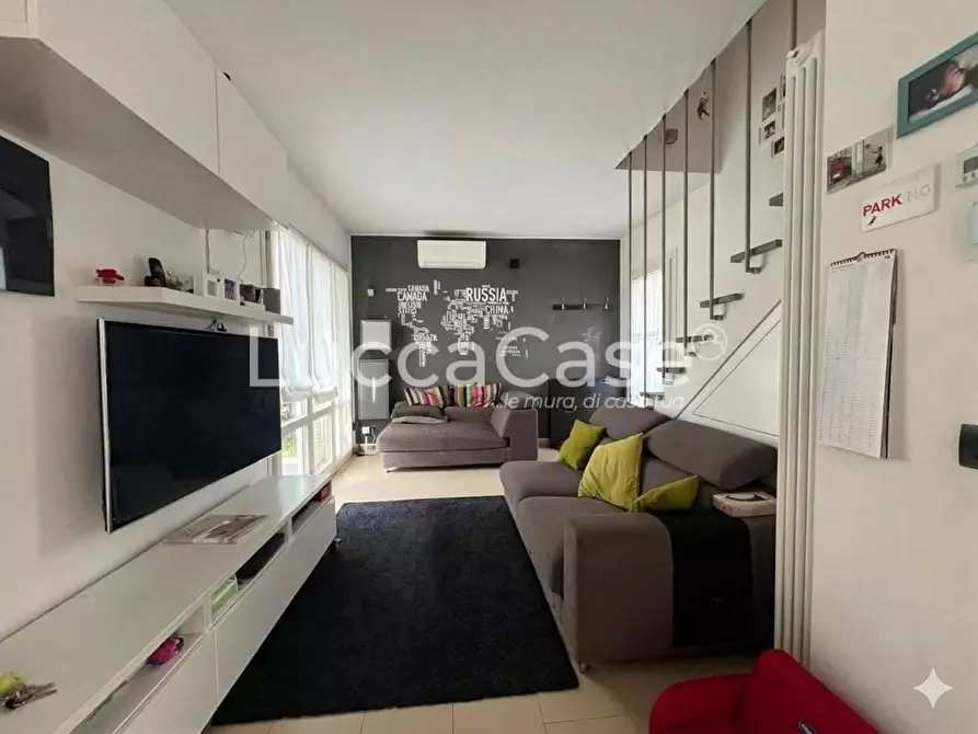 Immagine 7 di Casa bifamiliare in vendita  a Lucca