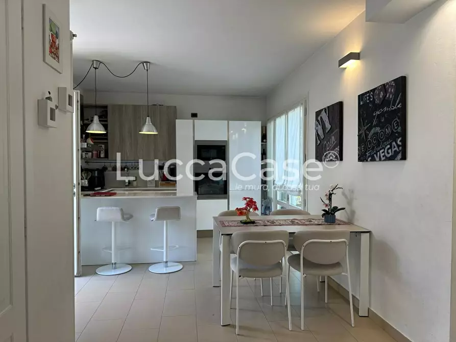 Immagine 5 di Casa bifamiliare in vendita  a Lucca