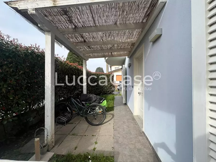 Immagine 29 di Casa bifamiliare in vendita  a Lucca