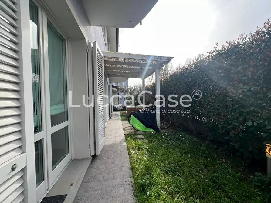 Immagine 27 di Casa bifamiliare in vendita  a Lucca