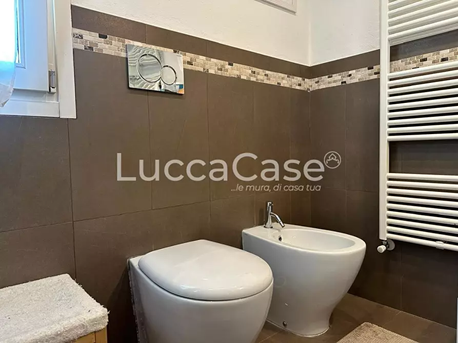 Immagine 29 di Casa bifamiliare in vendita  a Lucca