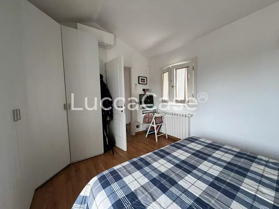 Immagine 17 di Casa bifamiliare in vendita  a Lucca