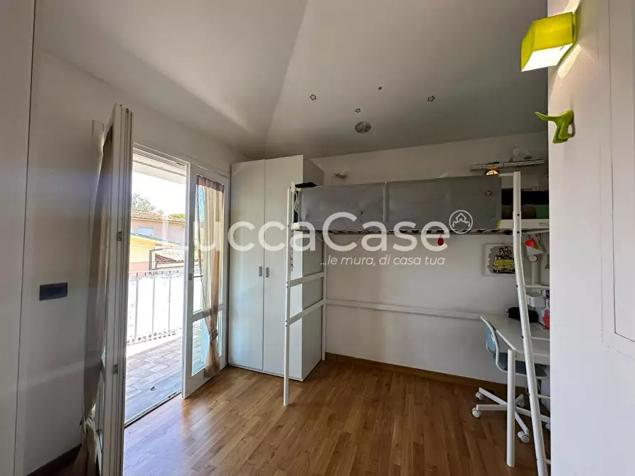 Immagine 15 di Casa bifamiliare in vendita  a Lucca