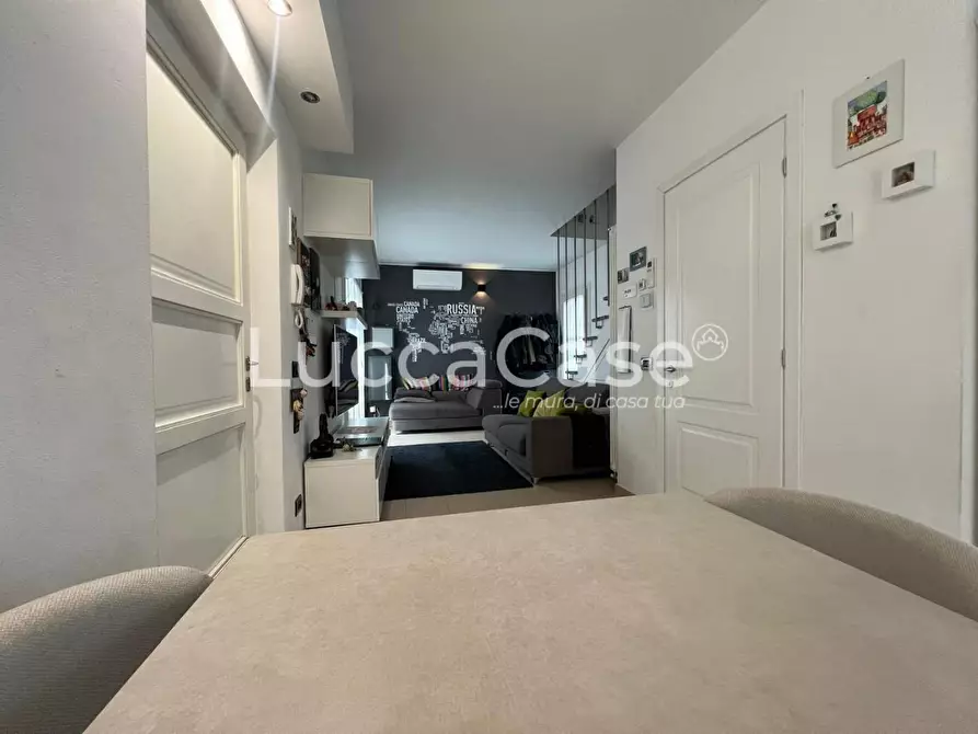 Immagine 11 di Casa bifamiliare in vendita  a Lucca