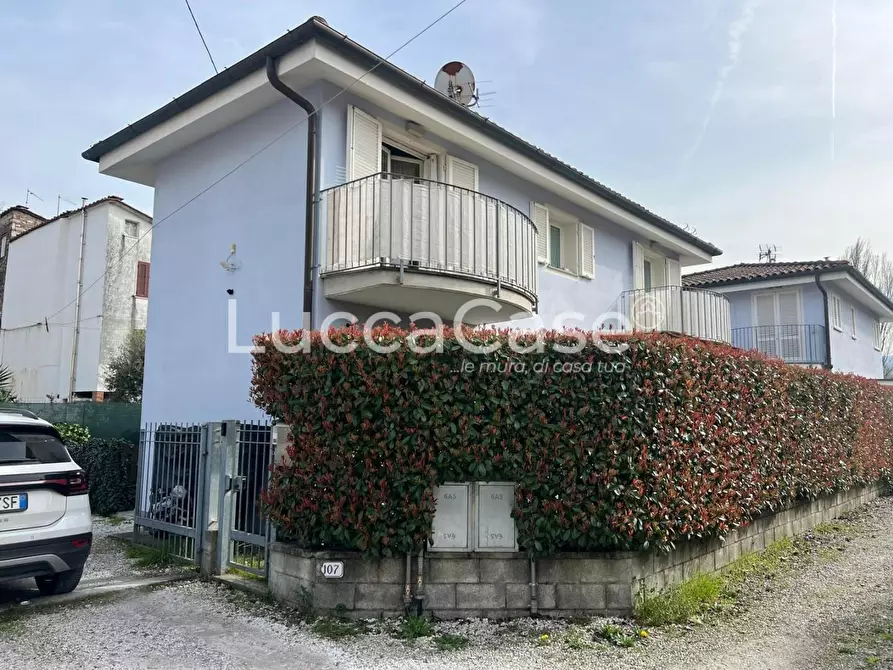 Immagine 32 di Casa bifamiliare in vendita  a Lucca