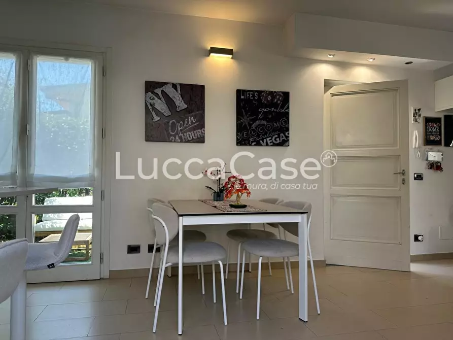 Immagine 33 di Casa bifamiliare in vendita  a Lucca