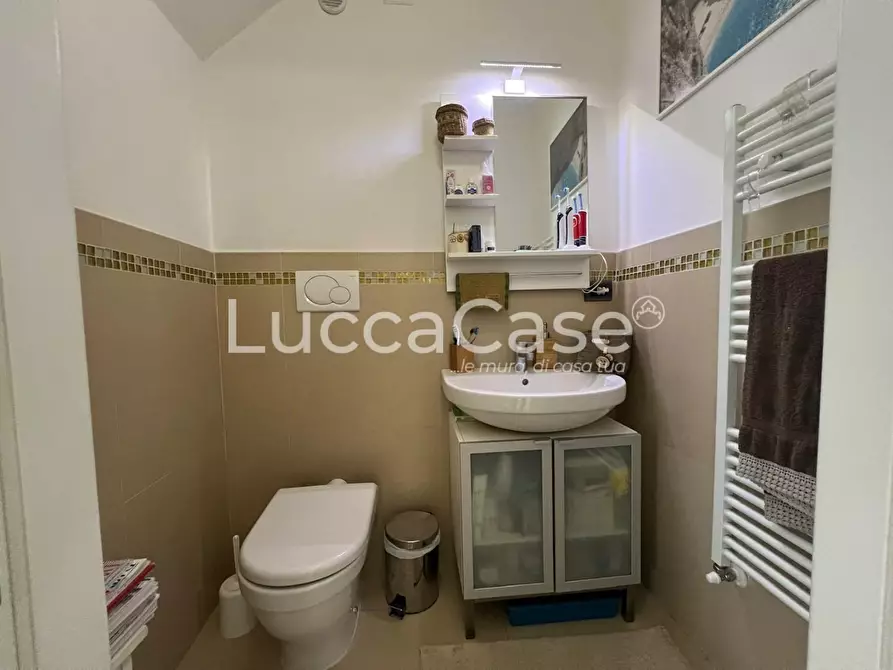 Immagine 23 di Casa bifamiliare in vendita  a Lucca