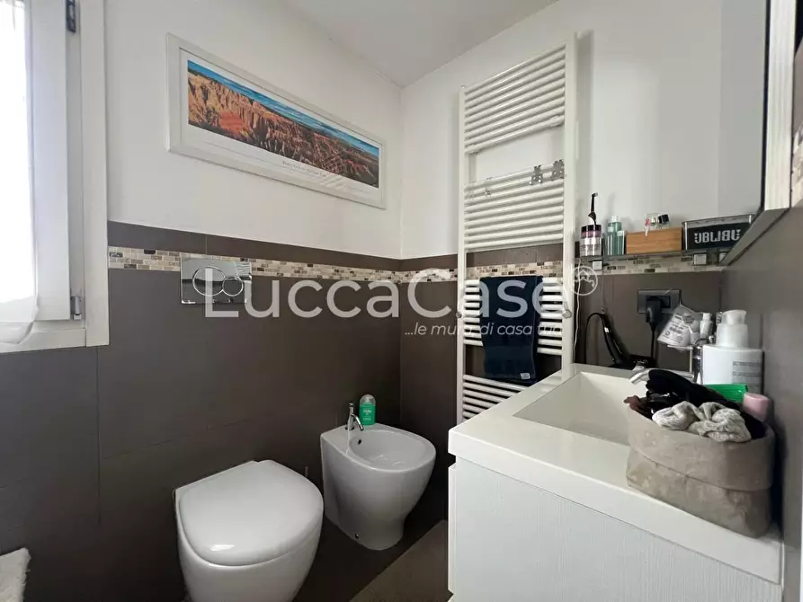 Immagine 20 di Casa bifamiliare in vendita  a Lucca