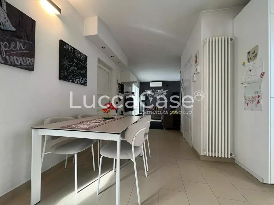 Immagine 8 di Casa bifamiliare in vendita  a Lucca