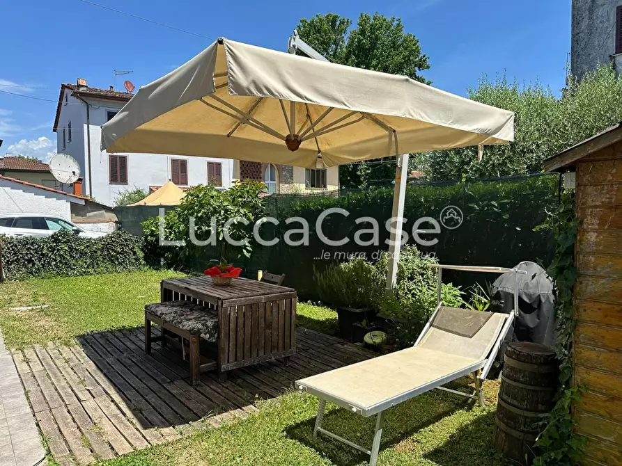 Immagine 24 di Casa bifamiliare in vendita  a Lucca