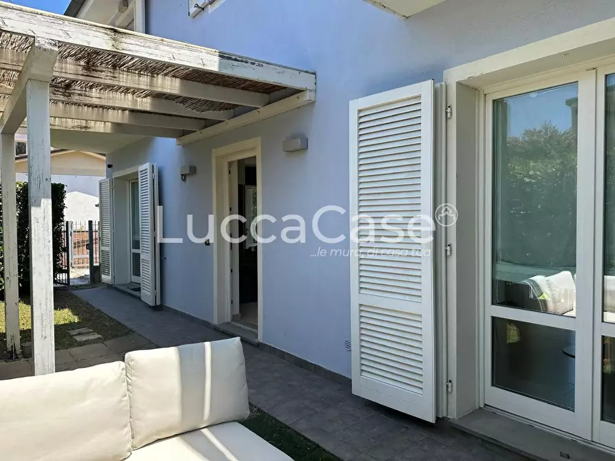 Immagine 31 di Casa bifamiliare in vendita  a Lucca