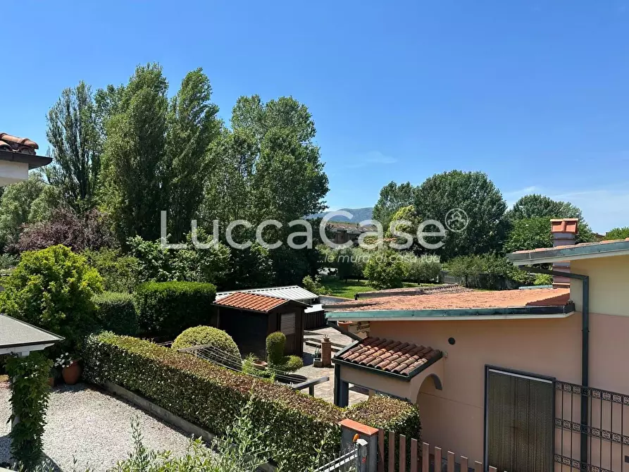 Immagine 37 di Casa bifamiliare in vendita  a Lucca