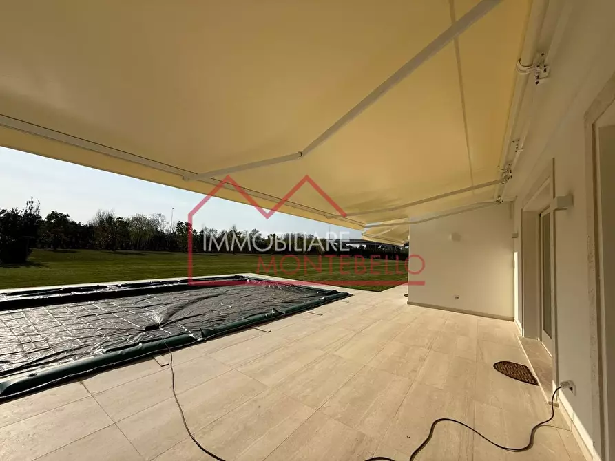 Immagine 19 di Villa in vendita  a Pietrasanta