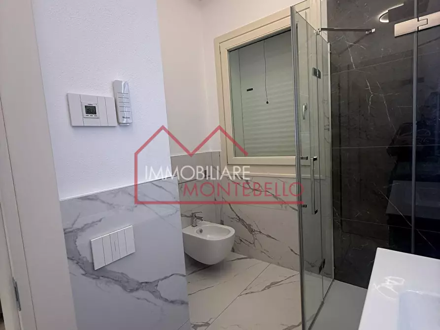 Immagine 41 di Villa in vendita  a Pietrasanta