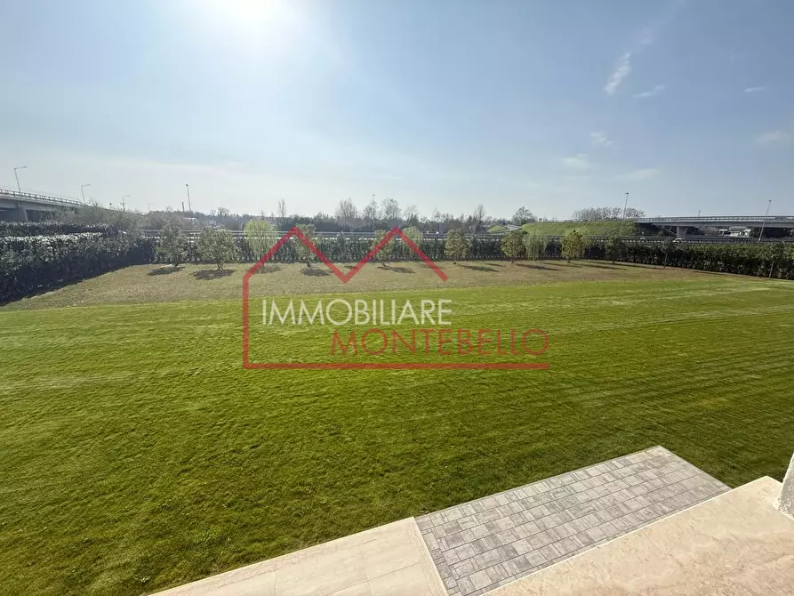 Immagine 28 di Villa in vendita  a Pietrasanta