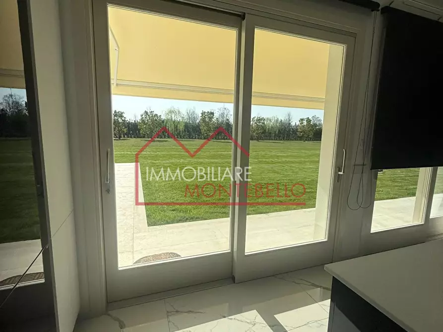 Immagine 42 di Villa in vendita  a Pietrasanta