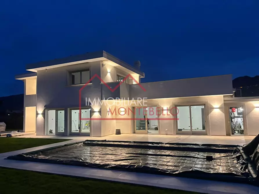 Immagine 4 di Villa in vendita  a Pietrasanta