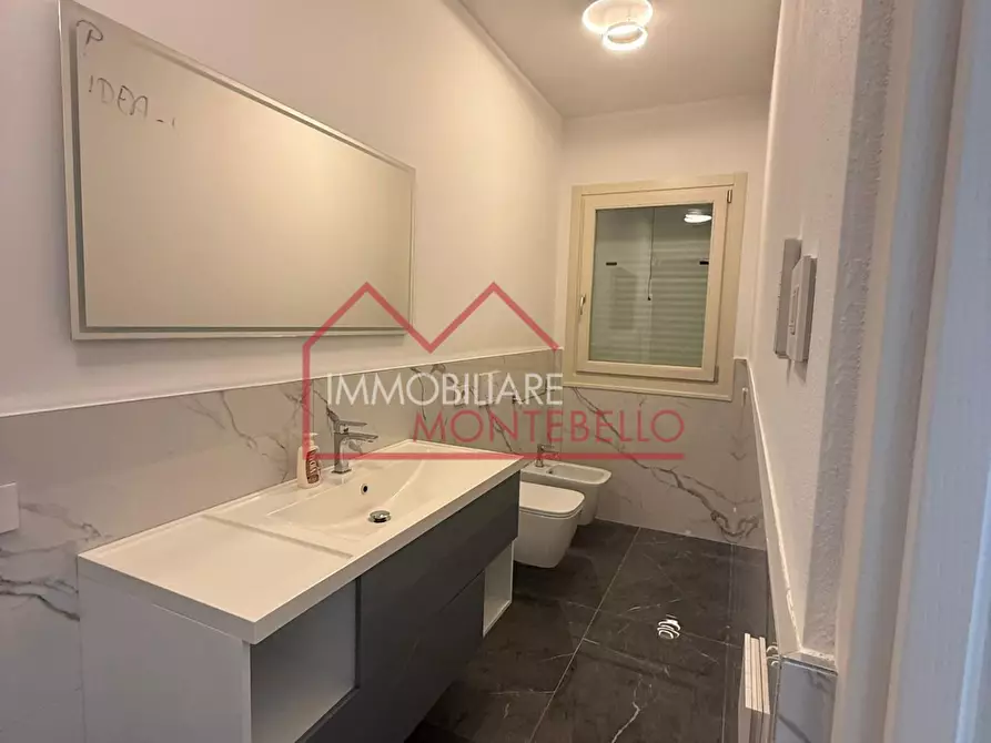 Immagine 16 di Villa in vendita  a Pietrasanta