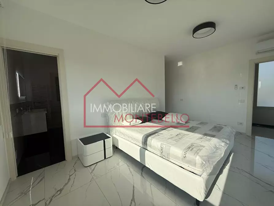 Immagine 18 di Villa in vendita  a Pietrasanta