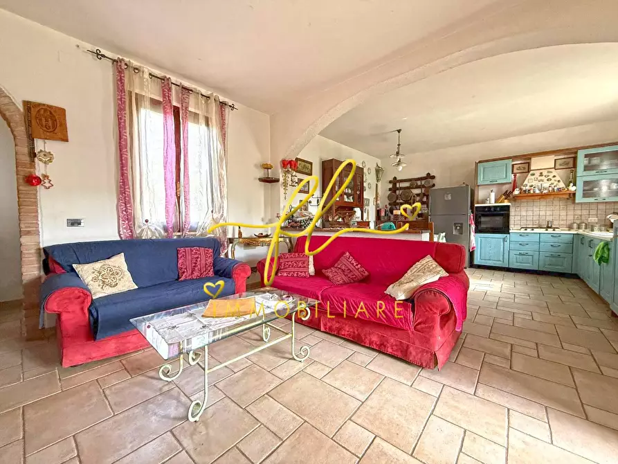 Immagine 10 di Porzione di casa in vendita  a Castellina Marittima