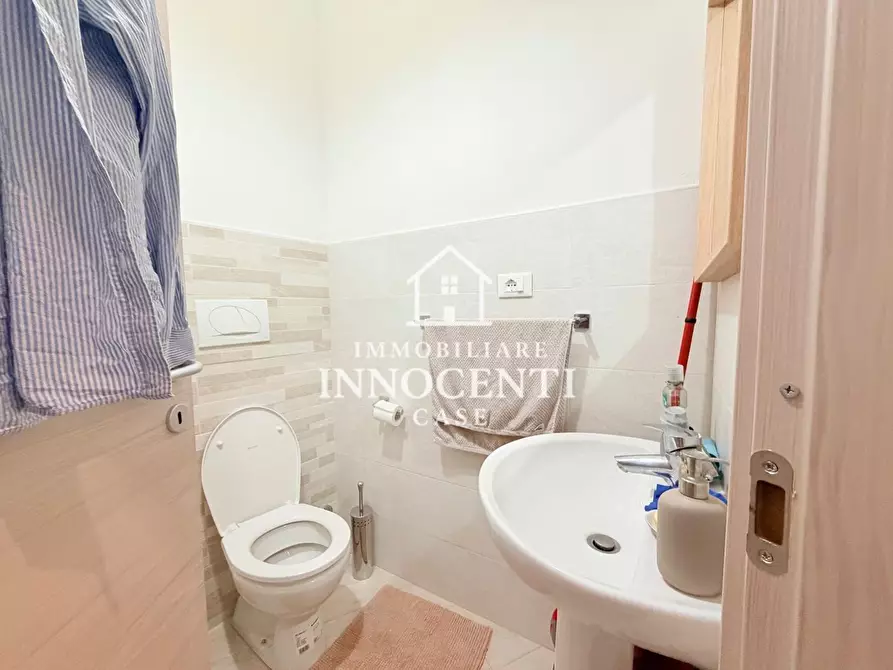 Immagine 7 di Appartamento in affitto  a Massa