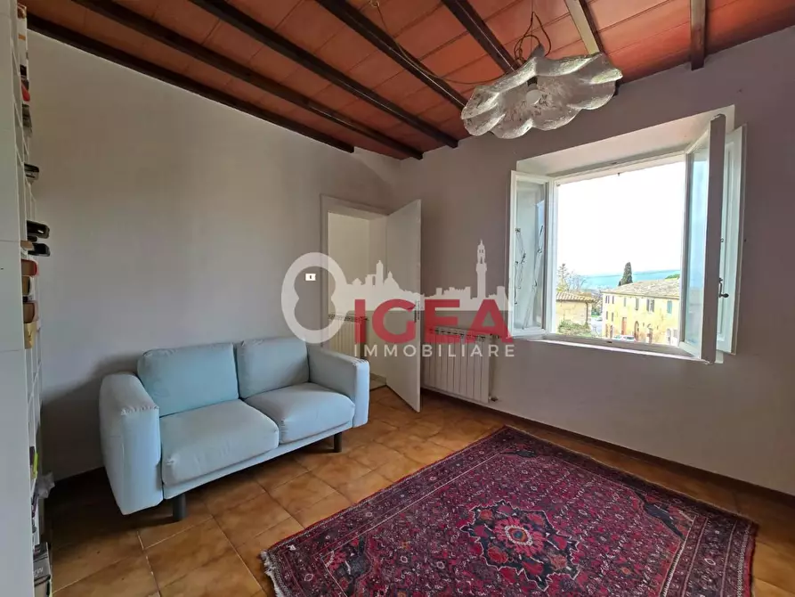 Immagine 2 di Appartamento in vendita  a Siena