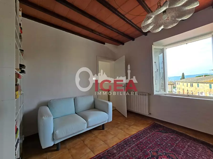 Immagine 4 di Appartamento in vendita  a Siena