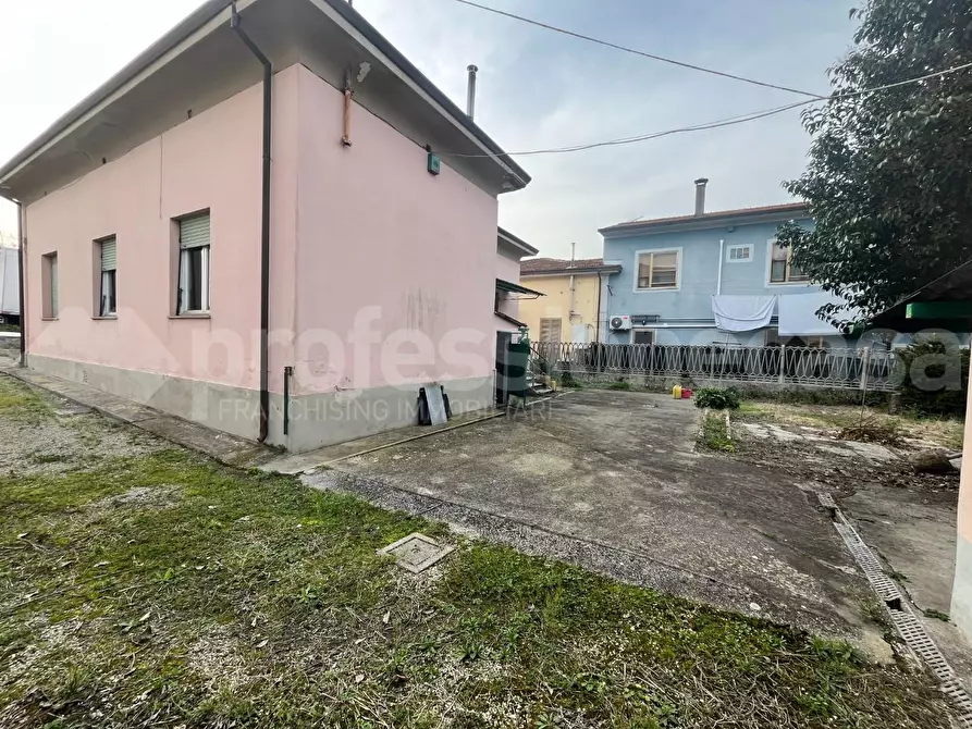 Immagine 9 di Appartamento in vendita  a Vecchiano