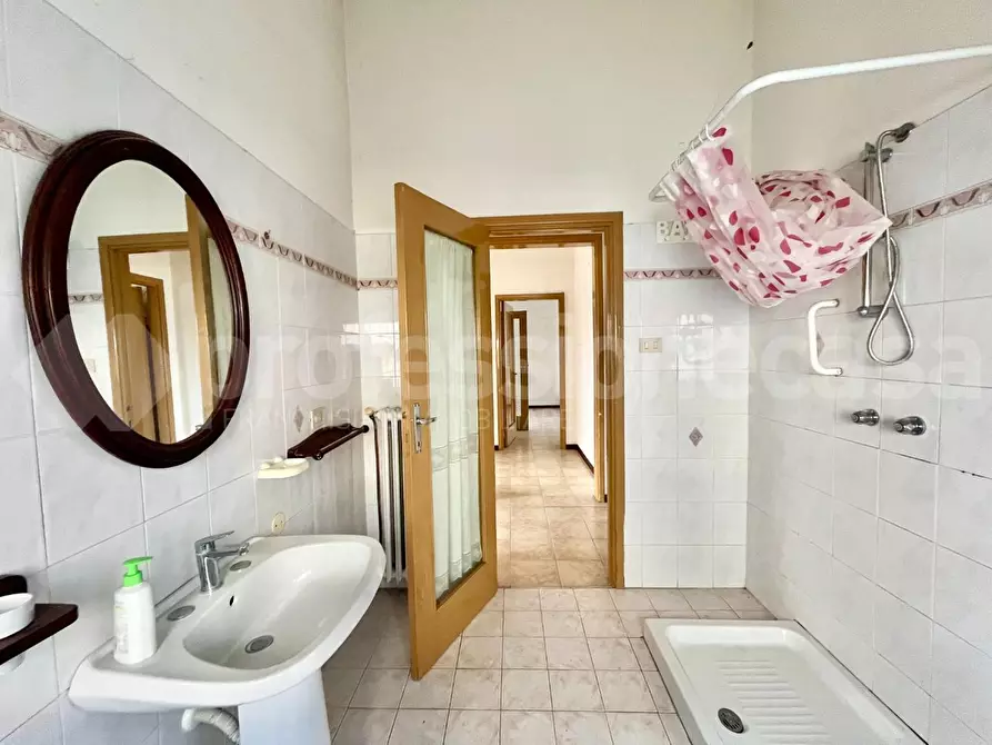 Immagine 24 di Appartamento in vendita  a Vecchiano