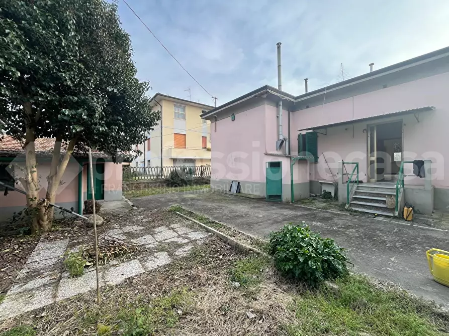 Immagine 2 di Appartamento in vendita  a Vecchiano