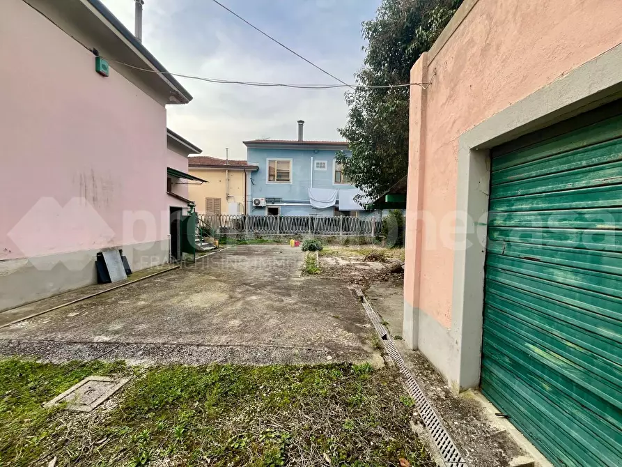 Immagine 7 di Appartamento in vendita  a Vecchiano