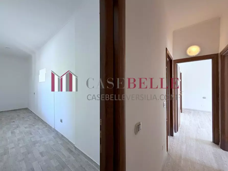 Immagine 72 di Villa in vendita  a Massarosa