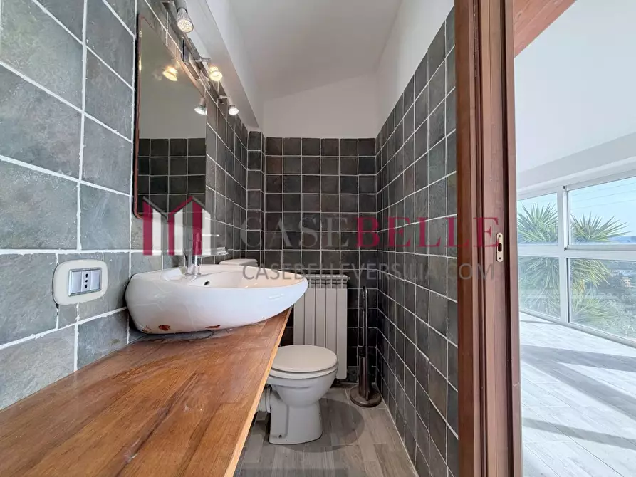 Immagine 48 di Villa in vendita  a Massarosa