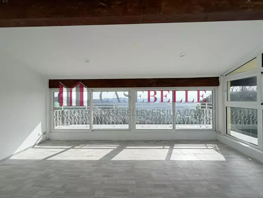 Immagine 81 di Villa in vendita  a Massarosa