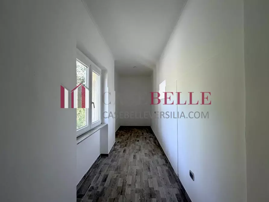 Immagine 73 di Villa in vendita  a Massarosa