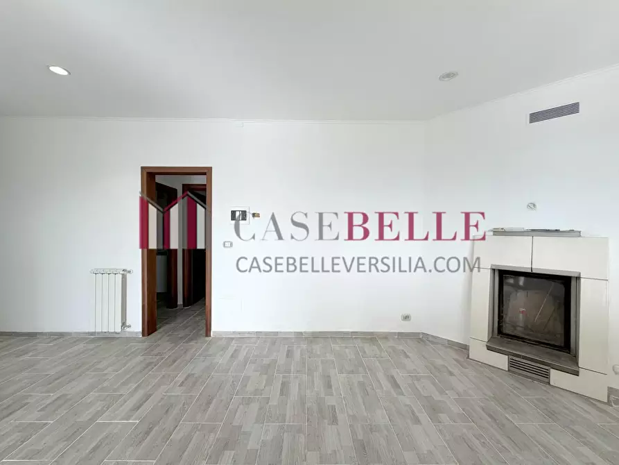 Immagine 8 di Villa in vendita  a Massarosa