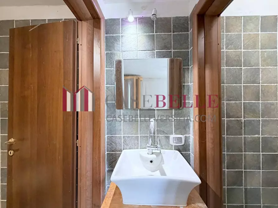Immagine 102 di Villa in vendita  a Massarosa