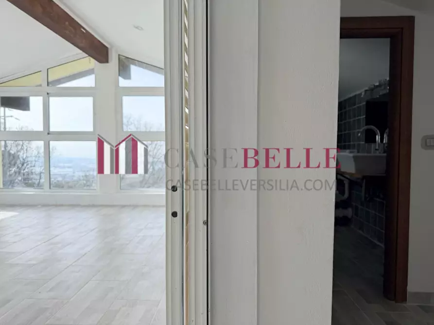 Immagine 84 di Villa in vendita  a Massarosa