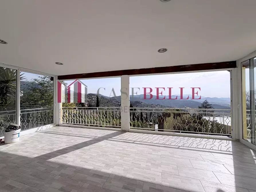 Immagine 90 di Villa in vendita  a Massarosa